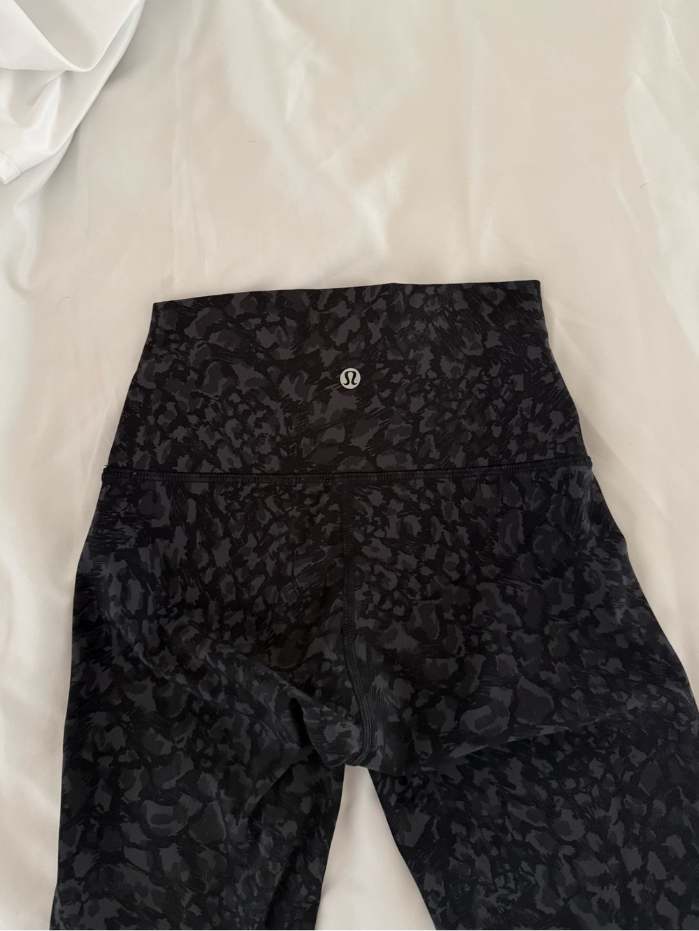 Lululemon Grey/Black Leopard Leggings